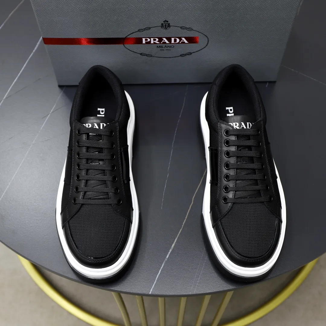 Men's shoes: 680💰Top original order Brand: PRADA (Prada) Standard code: Men's size 38/44 (45 can be customized) Grade: Same as the official website Material: Original cowhide stitched with imported cloth, cowhide lining, original combination of two-color wear-resistant soft outsole Style category: casual sports version, young fashion, European and American trend, British style Color: actual picture color